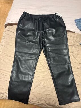 NWT Women’s Faux Leather Pants - XL